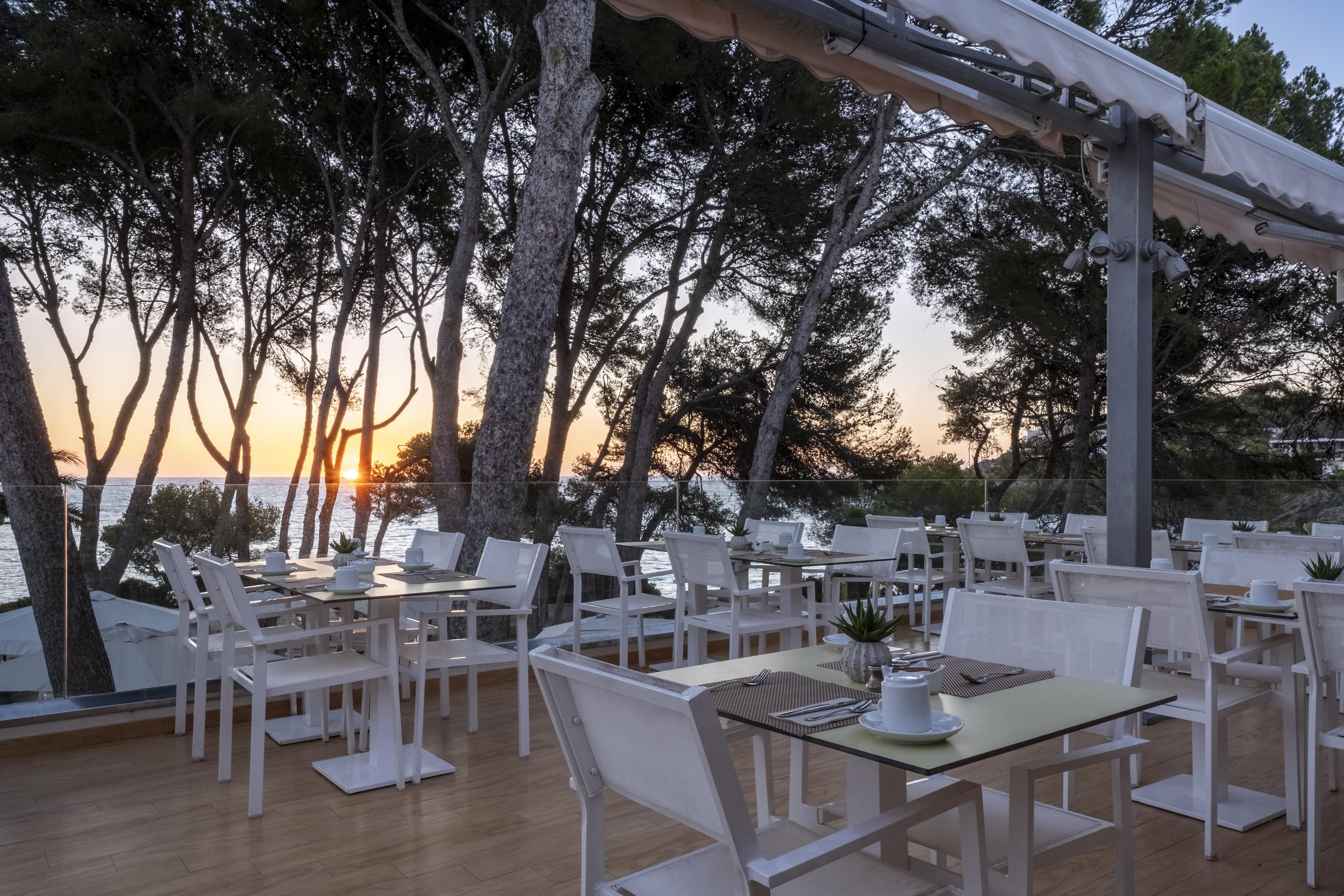 Iberostar Waves Pinos Park Hotel Font de sa Cala